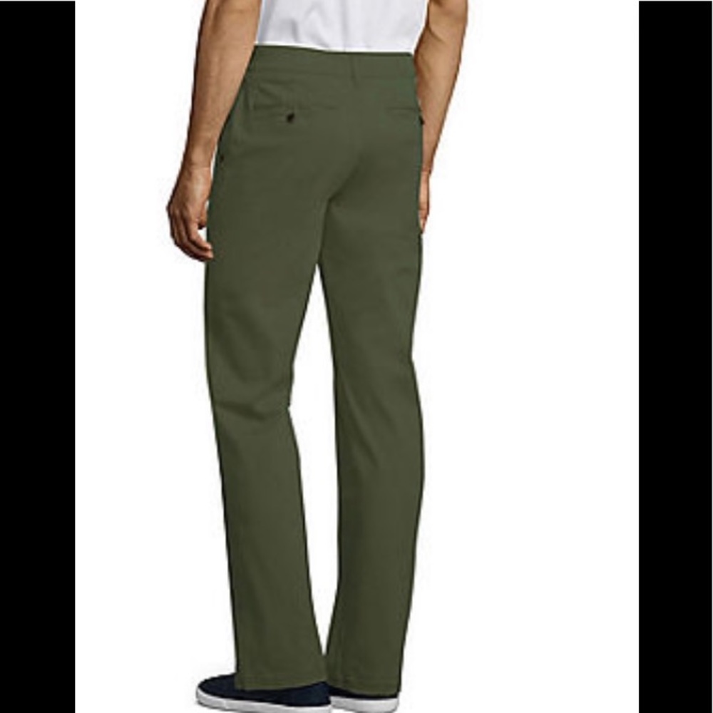 St. John’s Bay Stretch chino in forest green size 34/32